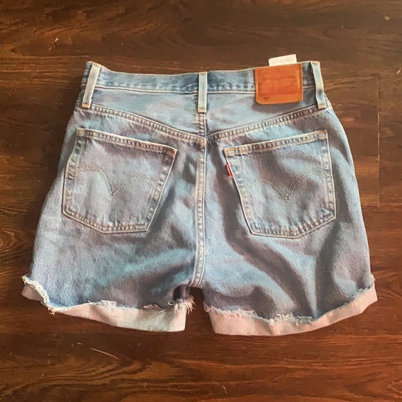 Levi’s shorts - Picture 3 of 4